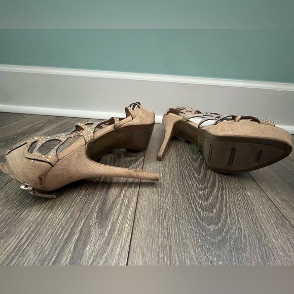 Zigisoho tan suede embellished cut out platform sandal heels size 10 - Picture 4 of 4
